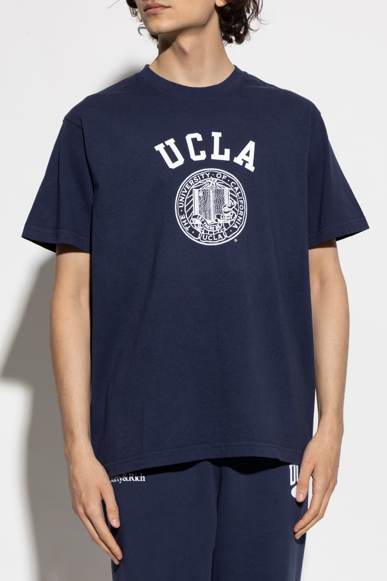 【Sporty＆Rich】関税込★UCLA Crest Baseball T-Shirt UCLA Crest Baseball Tee - White/Navy – Sporty & Rich
